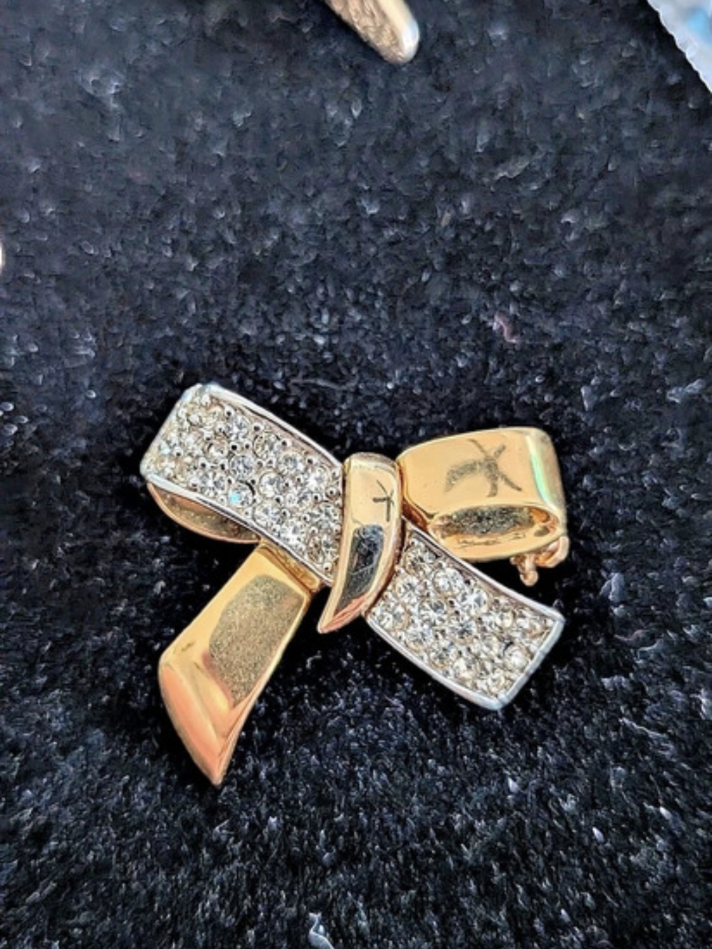 Vintage Bow Brooch in Gold & Silver